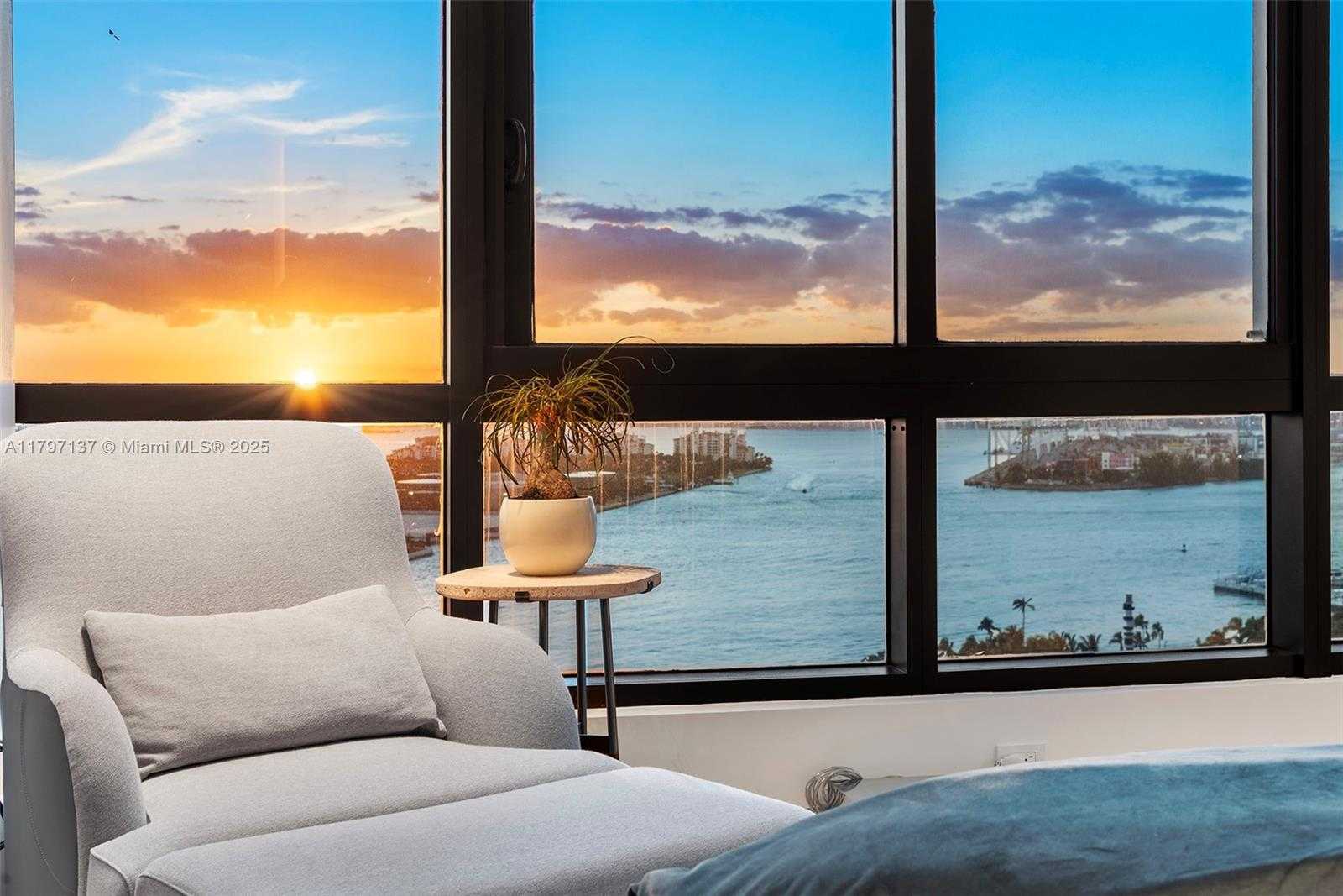 Small Image of 100 SOUTH POINTE DR #2101/02/03, Miami Beach Number 7