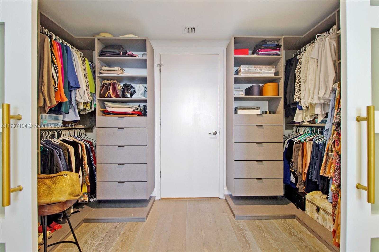 Small Image of 1010 BRICKELL AVE #3105, Miami Number 12