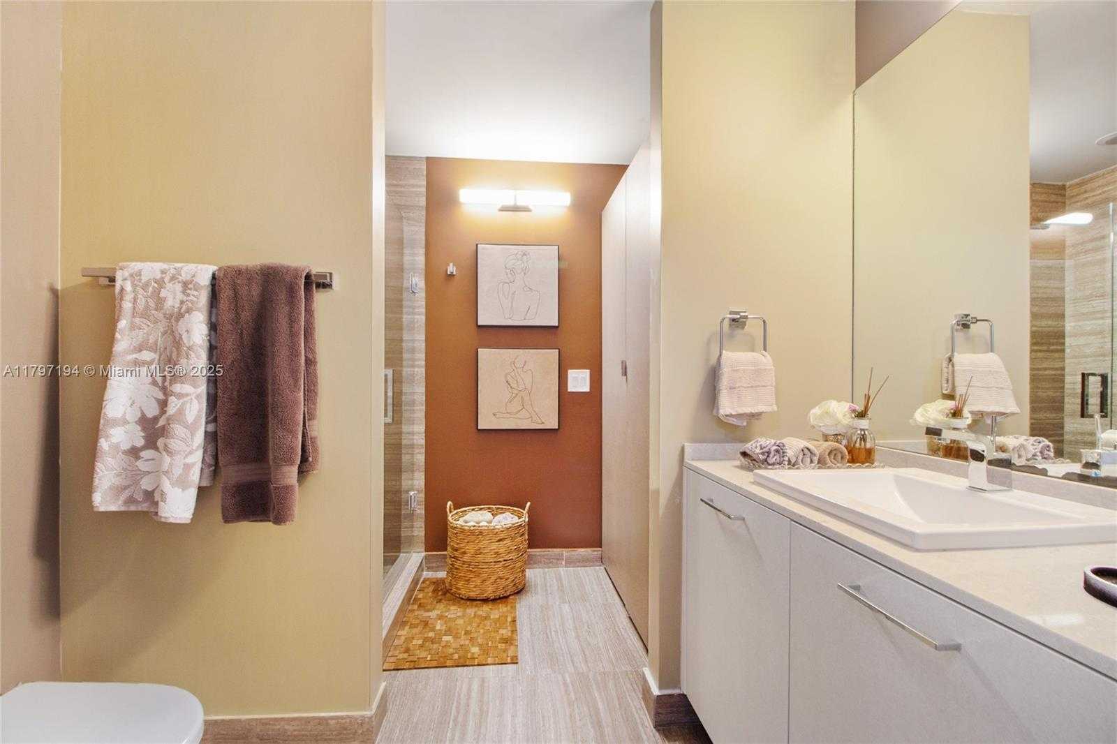 Small Image of 1010 BRICKELL AVE #3105, Miami Number 18