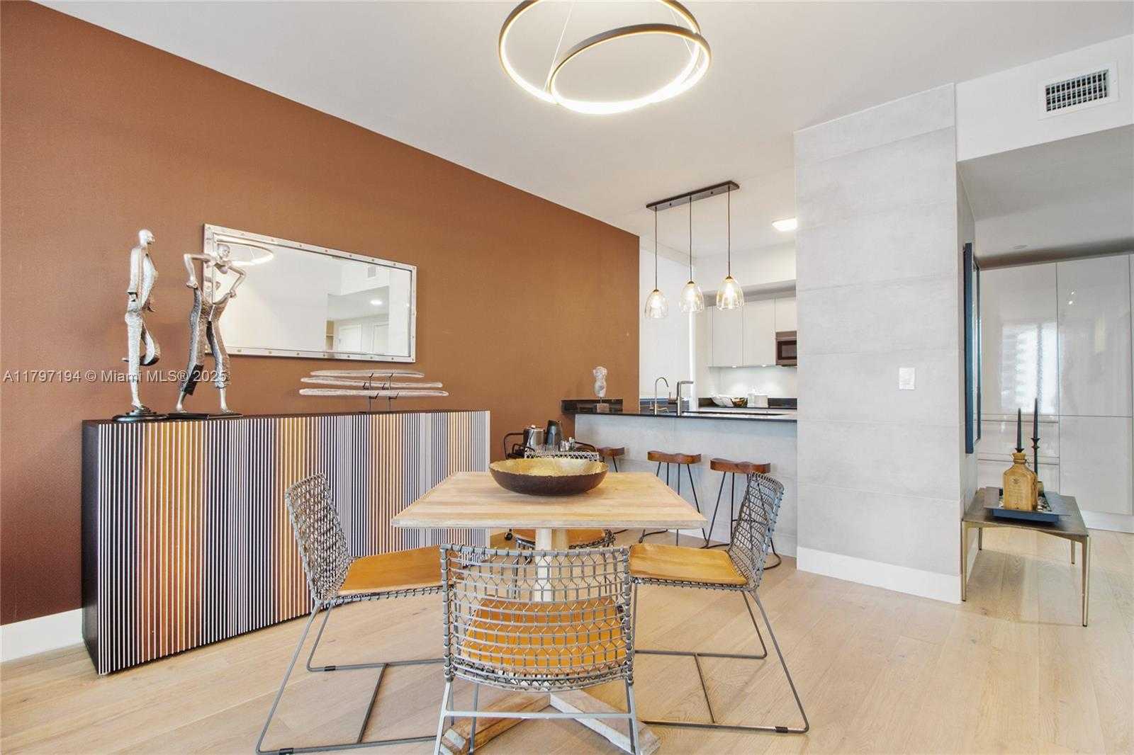 Small Image of 1010 BRICKELL AVE #3105, Miami Number 8