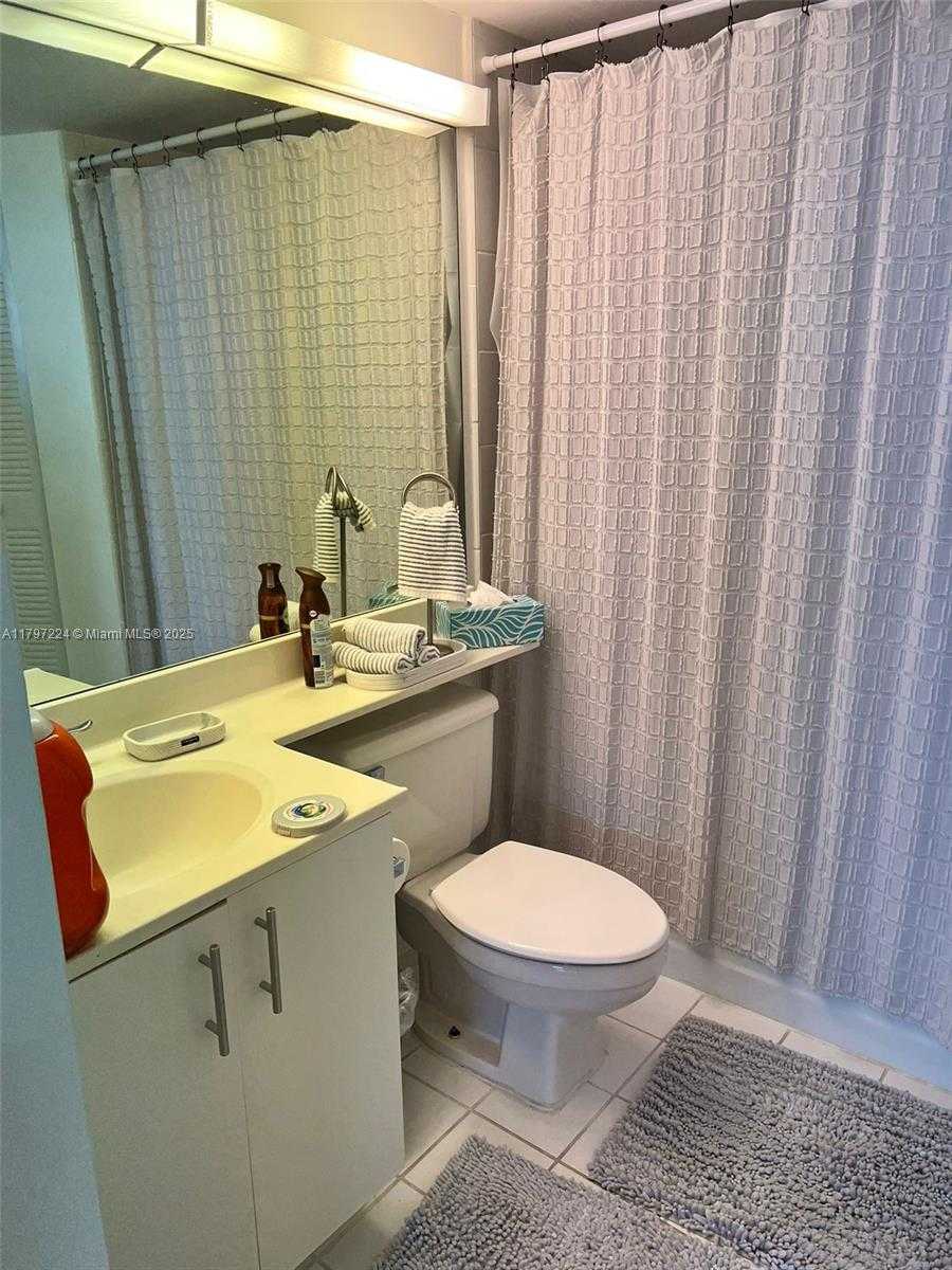 Small Image of 3300 NORTH EAST 192ND ST #803, Aventura Number 16
