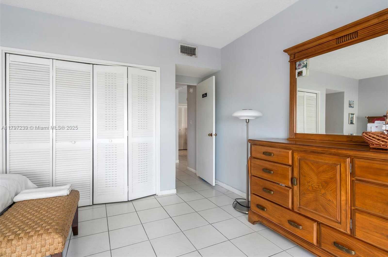 Small Image of 5601 COLLINS AVE #615, Miami Beach Number 11