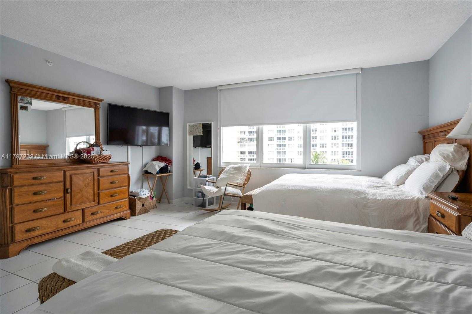 Small Image of 5601 COLLINS AVE #615, Miami Beach Number 15