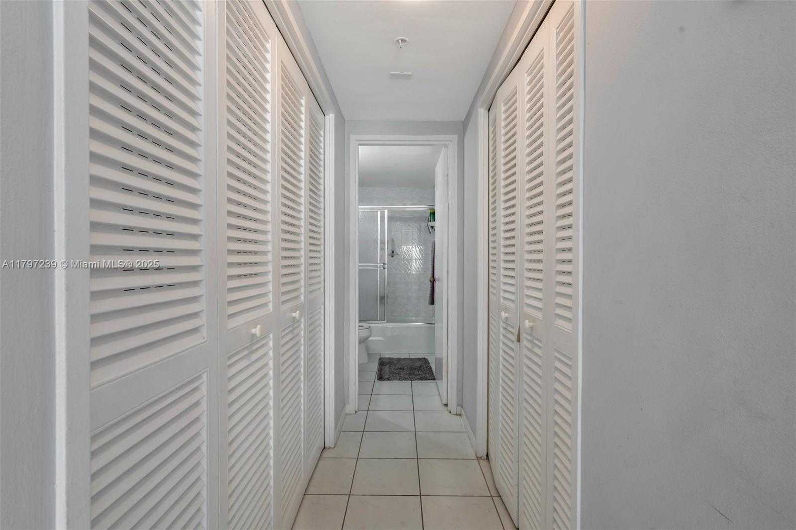 Small Image of 5601 COLLINS AVE #615, Miami Beach Number 16
