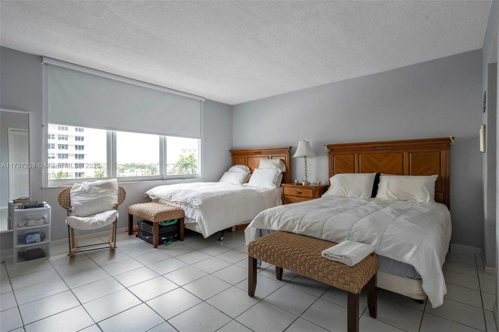 Small Image of 5601 COLLINS AVE #615, Miami Beach Number 17