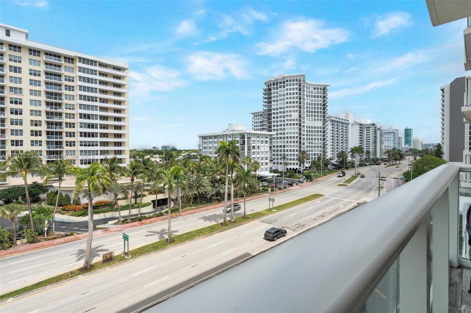 Small Image of 5601 COLLINS AVE #615, Miami Beach Number 3