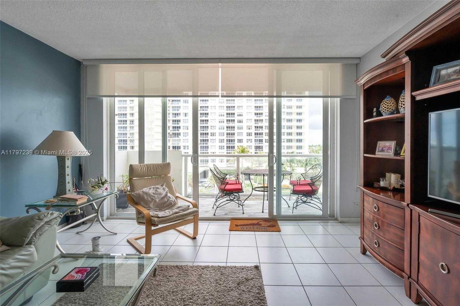 Small Image of 5601 COLLINS AVE #615, Miami Beach Number 7