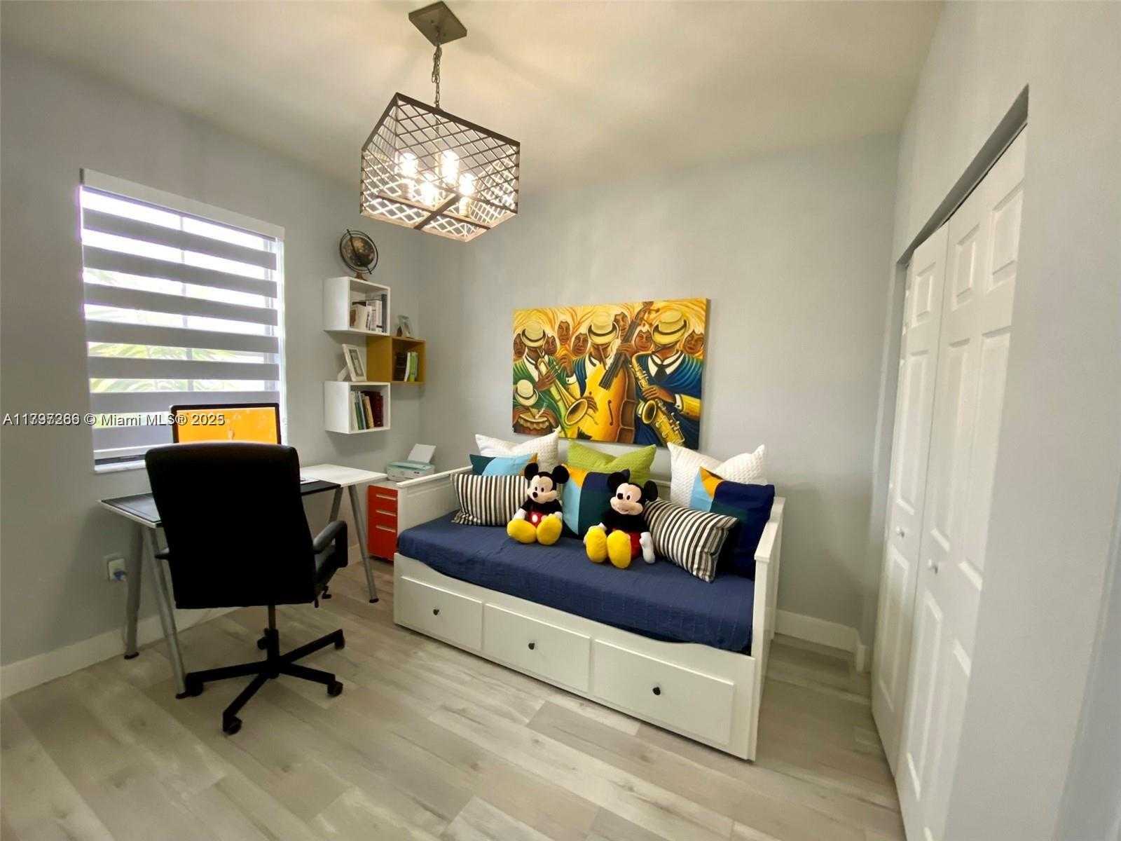 Small Image of 10607 WEST 34TH CT, Hialeah Number 11
