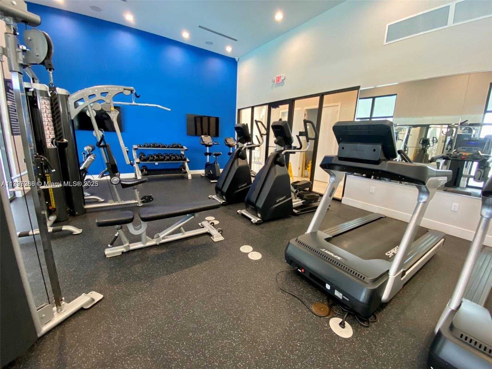 Small Image of 10607 WEST 34TH CT, Hialeah Number 15