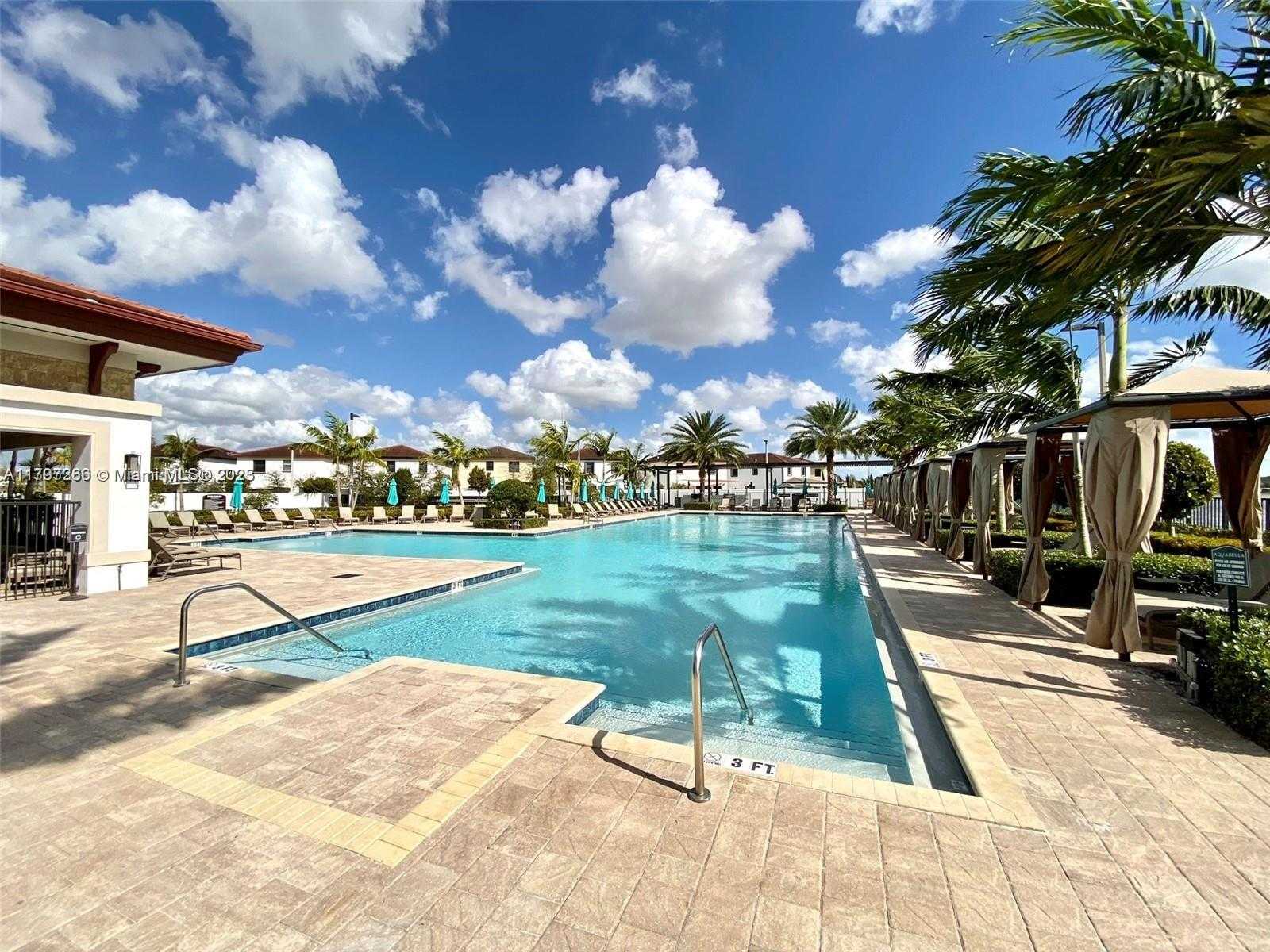 Small Image of 10607 WEST 34TH CT, Hialeah Number 25