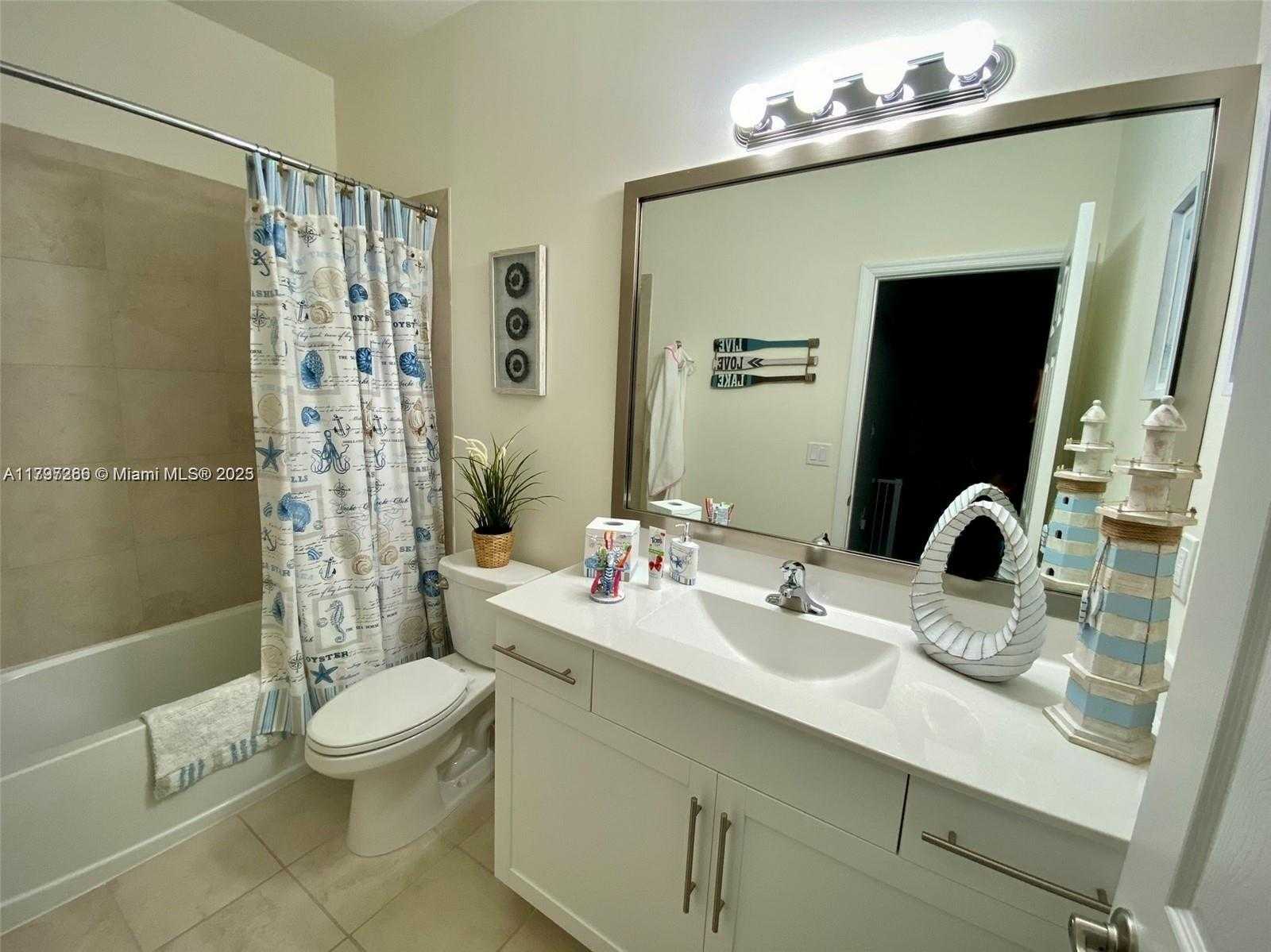 Small Image of 10607 WEST 34TH CT, Hialeah Number 9