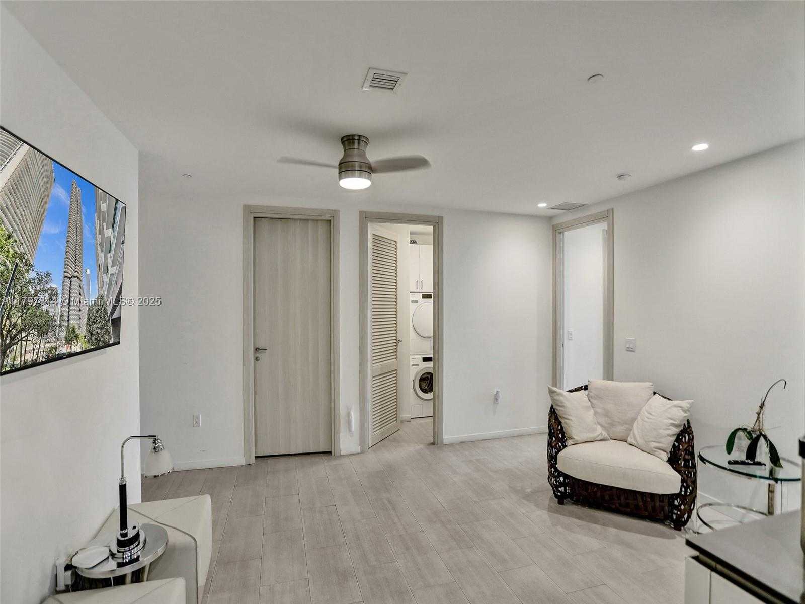 Small Image of 1000 BRICKELL PLZ #PH5103, Miami Number 16