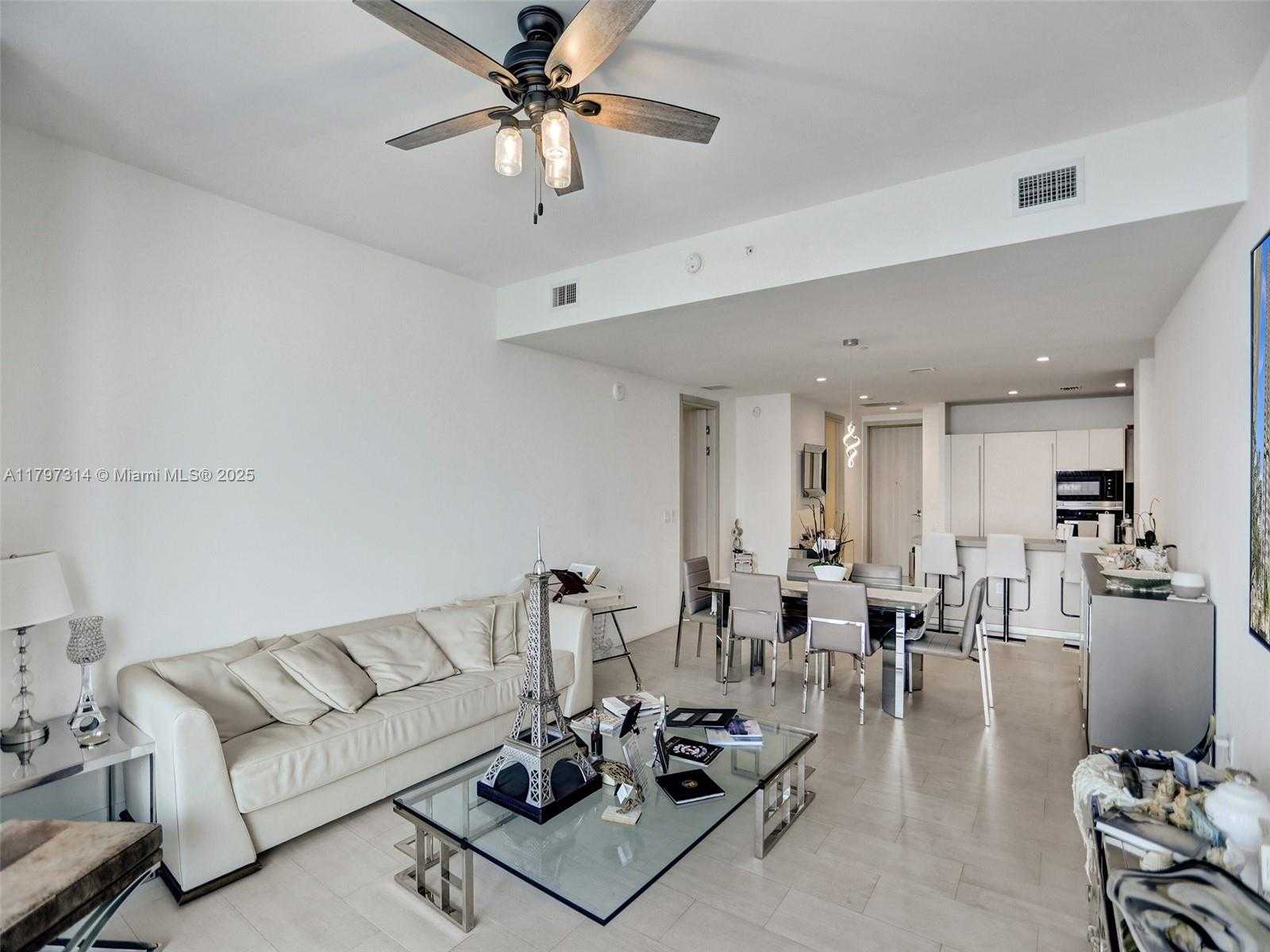 Small Image of 1000 BRICKELL PLZ #PH5103, Miami Number 7