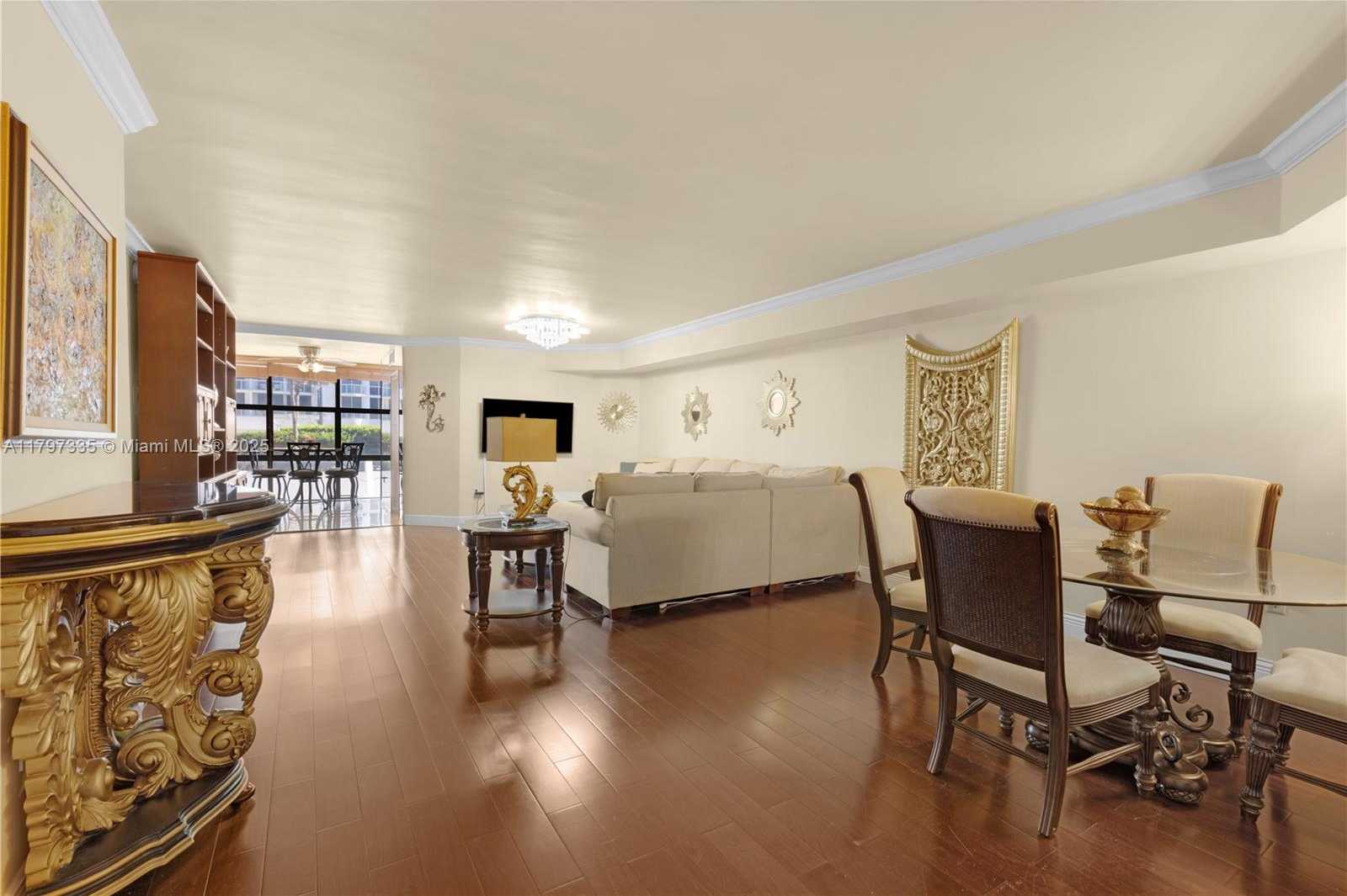 Small Image of 6423 COLLINS AVE #703, Miami Beach Number 15