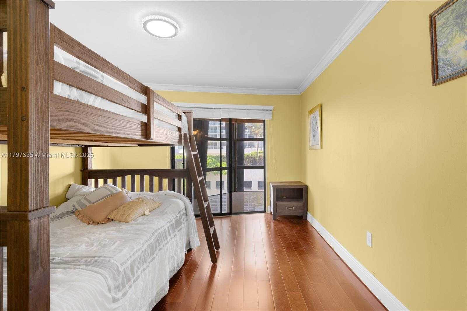 Small Image of 6423 COLLINS AVE #703, Miami Beach Number 24