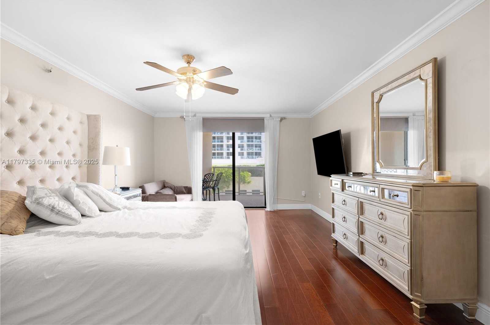 Small Image of 6423 COLLINS AVE #703, Miami Beach Number 30