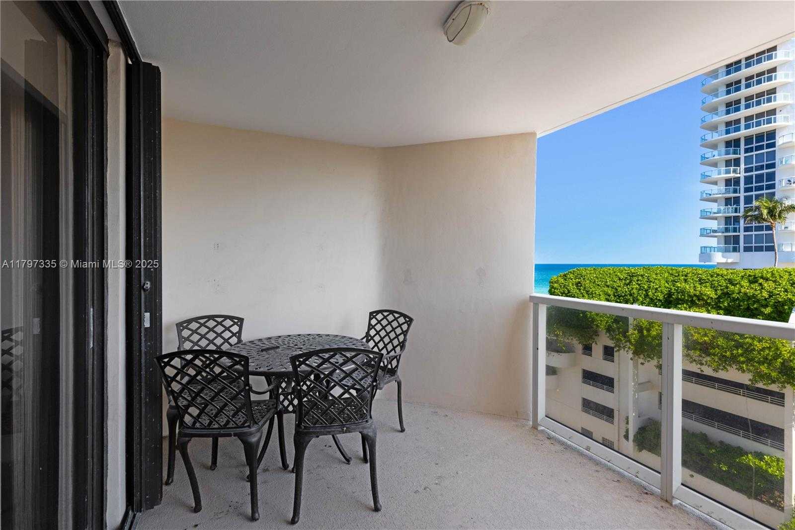 Small Image of 6423 COLLINS AVE #703, Miami Beach Number 35