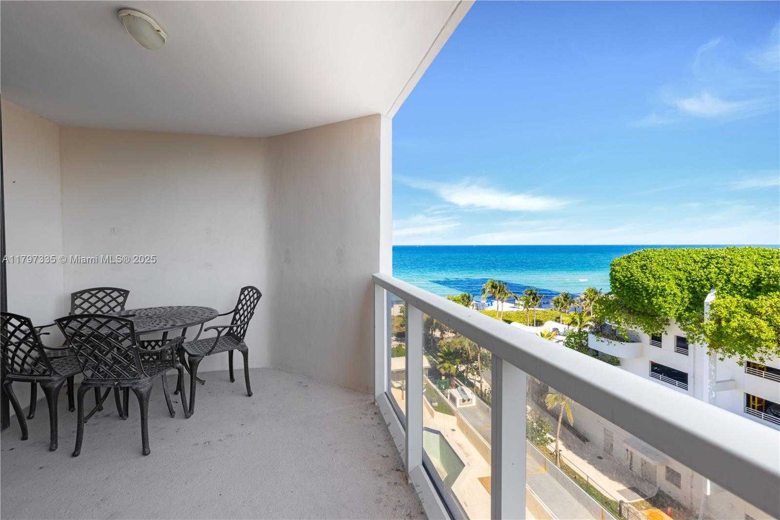Small Image of 6423 COLLINS AVE #703, Miami Beach Number 36