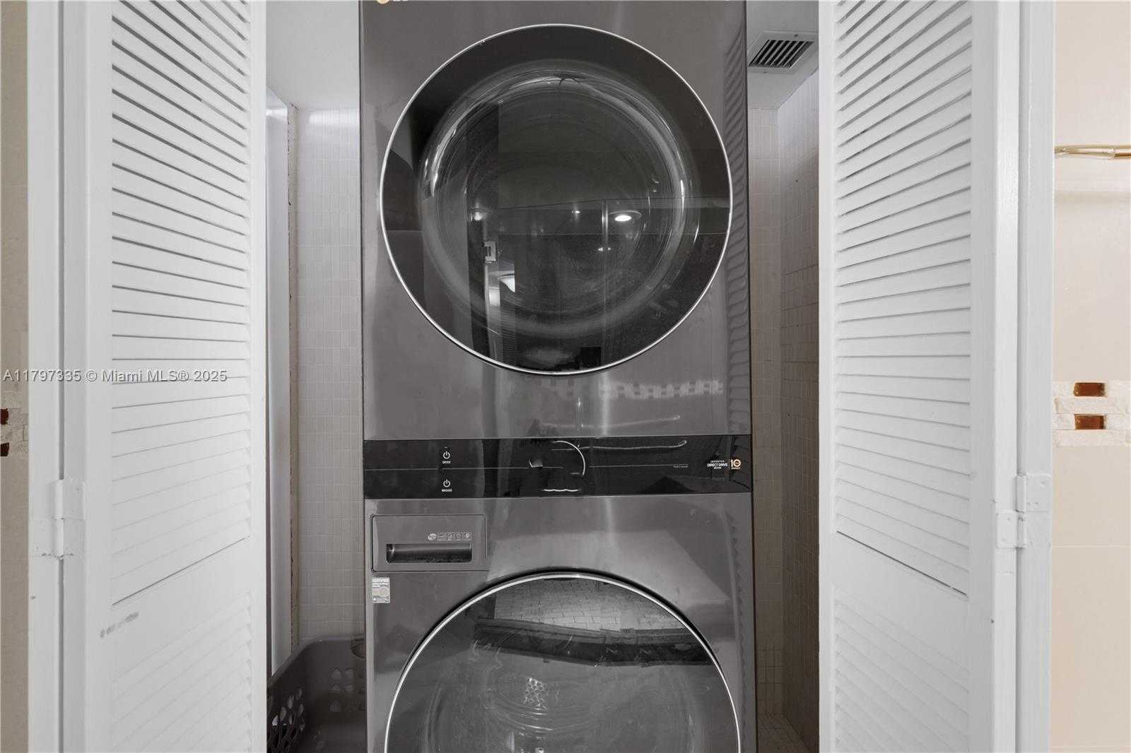 Small Image of 6423 COLLINS AVE #703, Miami Beach Number 38