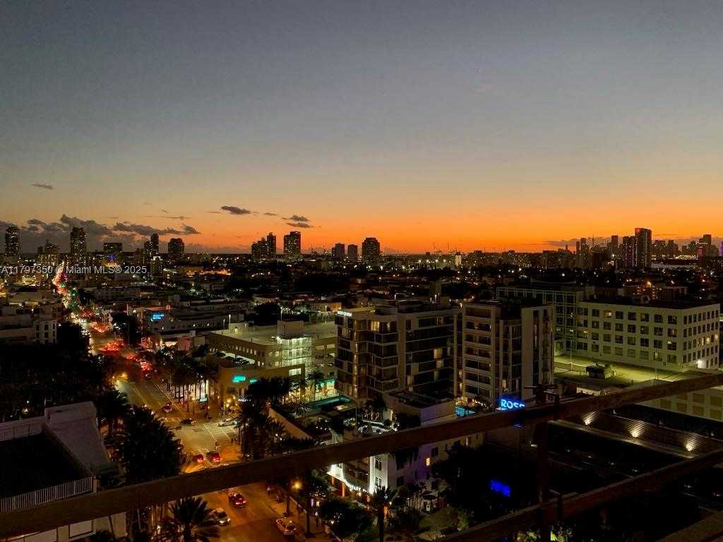 Small Image of 100 LINCOLN RD #PH12, Miami Beach Number 3