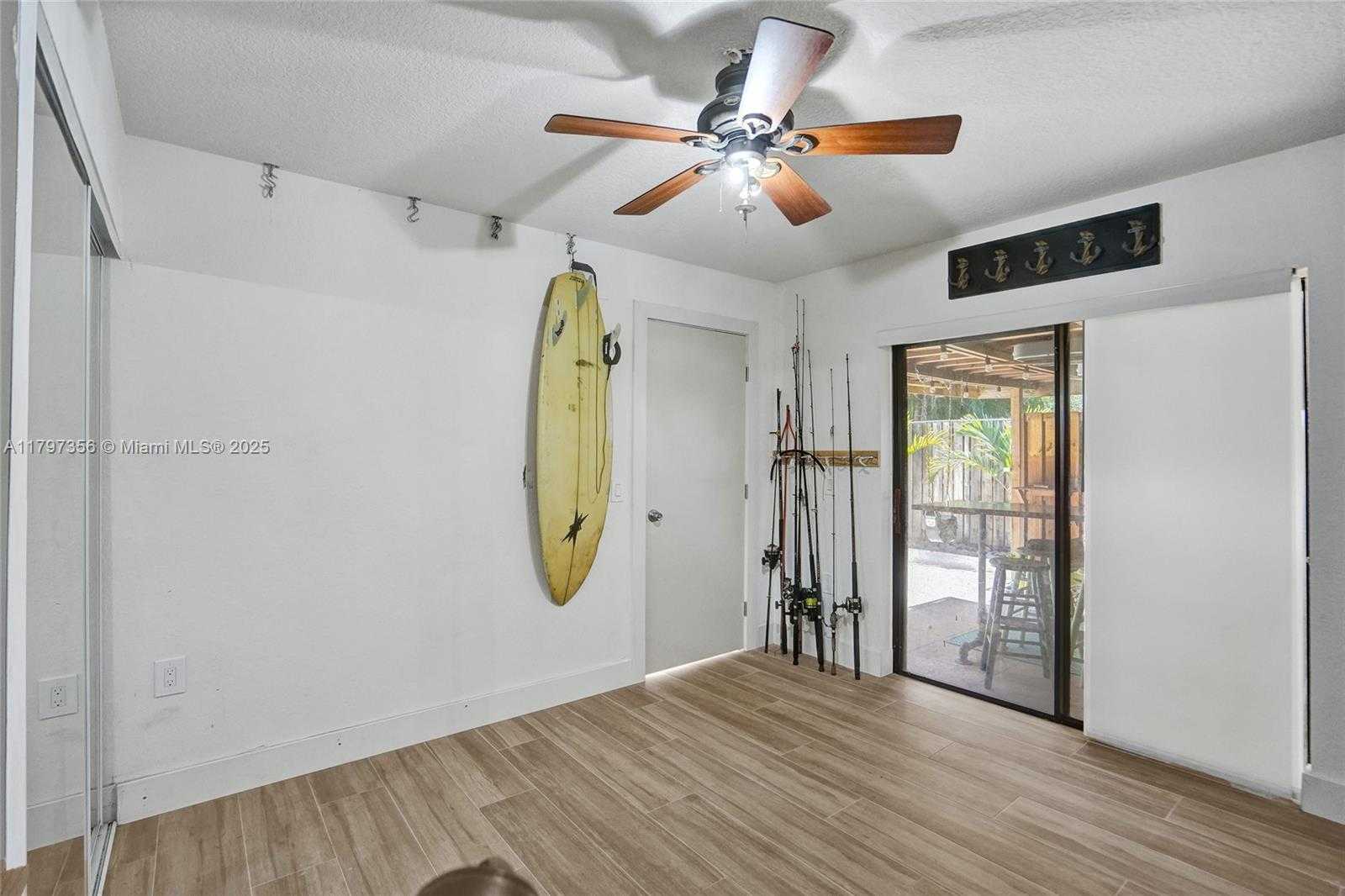 Small Image of 9136 SW 20th Pl, Davie, FL 33324, USA Number 20