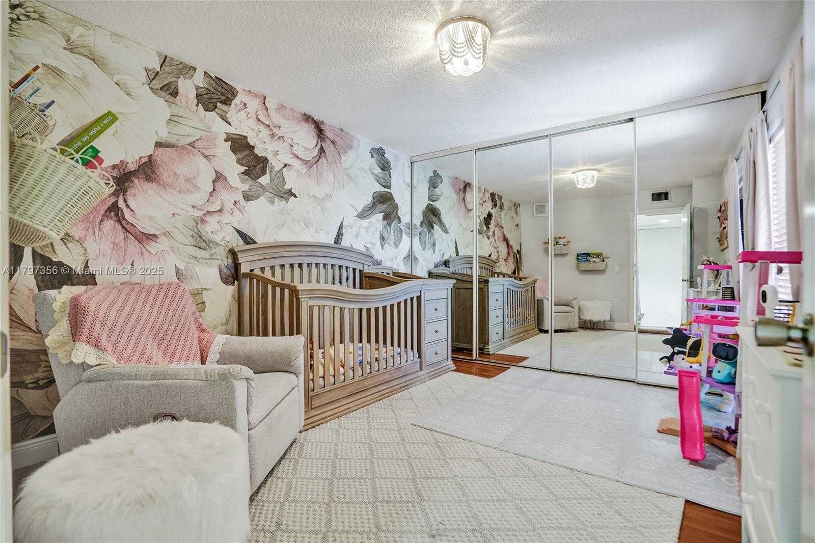 Small Image of 9136 SW 20th Pl, Davie, FL 33324, USA Number 21