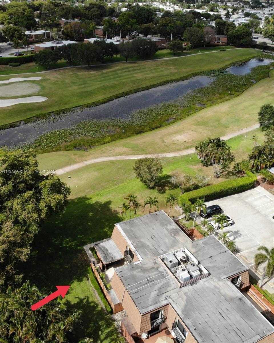Small Image of 9136 SW 20th Pl, Davie, FL 33324, USA Number 52