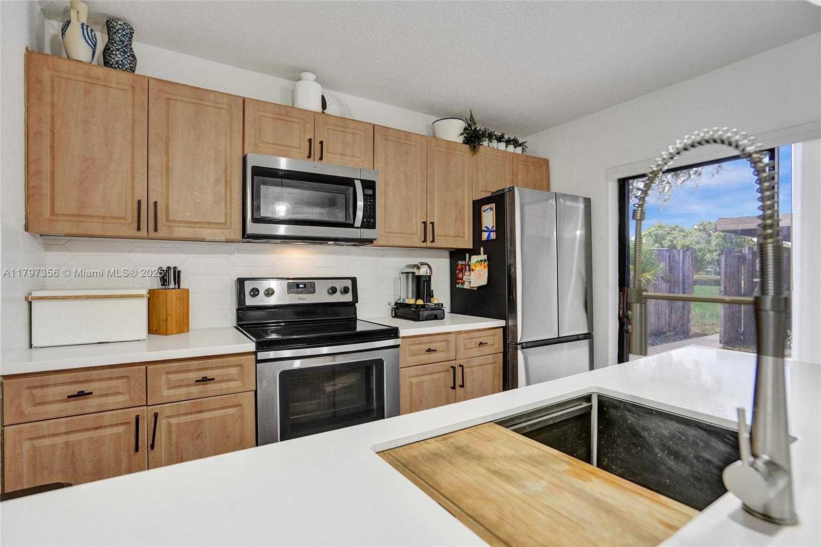 Small Image of 9136 SW 20th Pl, Davie, FL 33324, USA Number 9