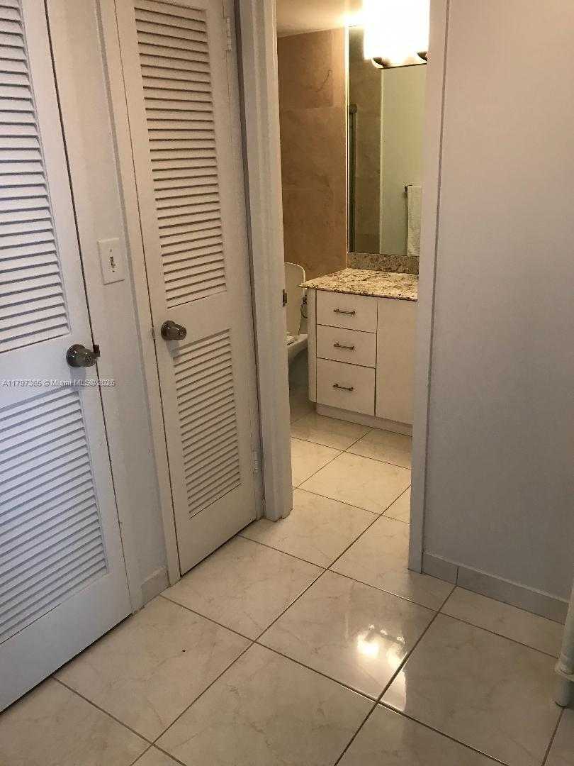 Small Image of 2030 SOUTH OCEAN DR #2223, Hallandale Beach Number 22