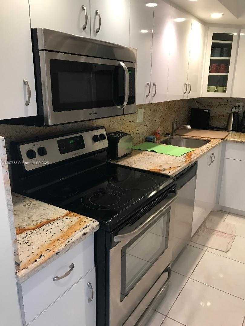 Small Image of 2030 SOUTH OCEAN DR #2223, Hallandale Beach Number 26