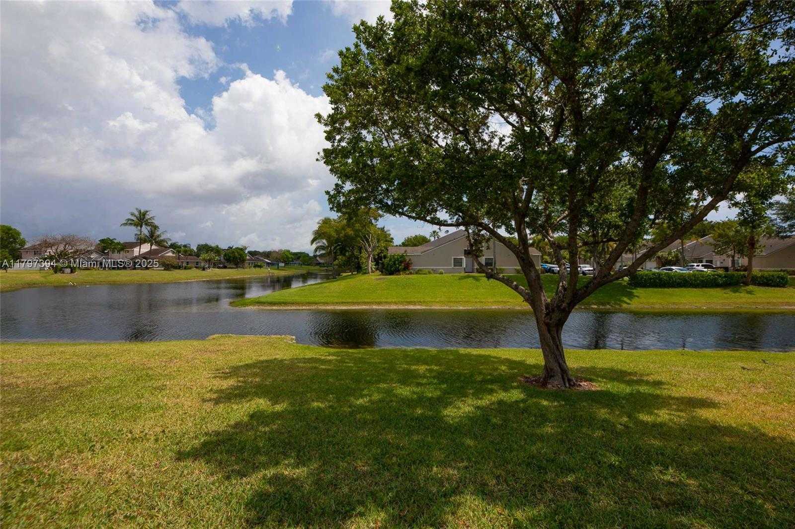 Small Image of 1248 WEST LAKES DR, Deerfield Beach Number 27
