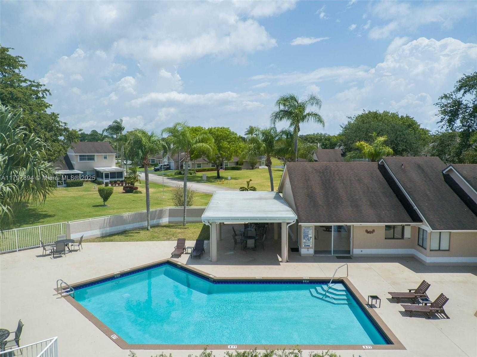 Small Image of 1248 WEST LAKES DR, Deerfield Beach Number 29