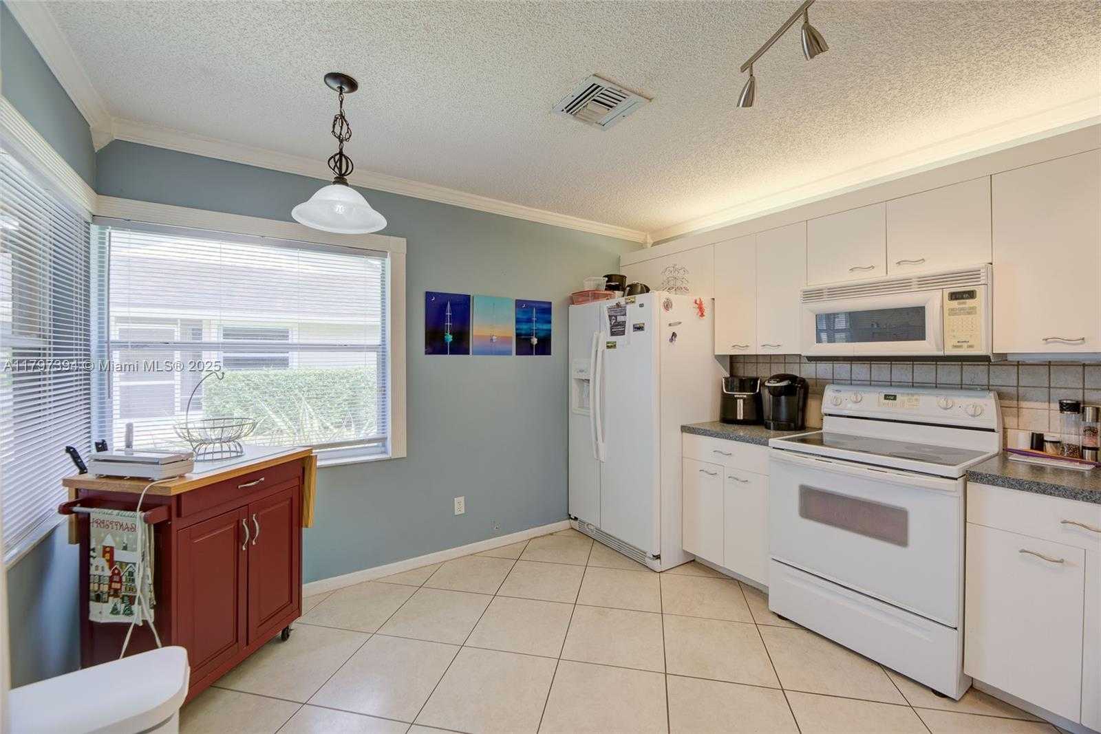 Small Image of 1248 WEST LAKES DR, Deerfield Beach Number 4