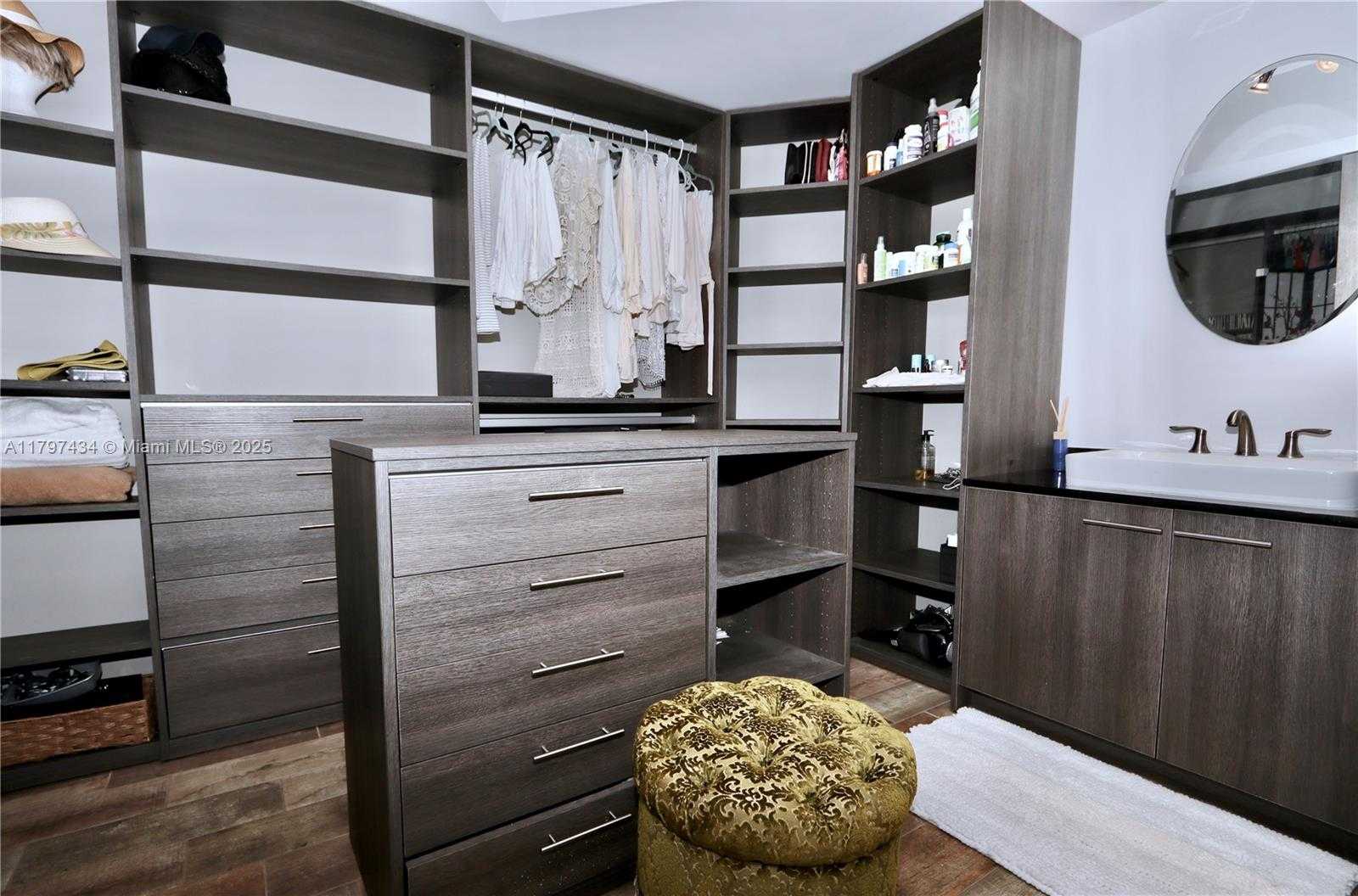 Small Image of 2800 ISLAND BLVD #703, Aventura Number 11