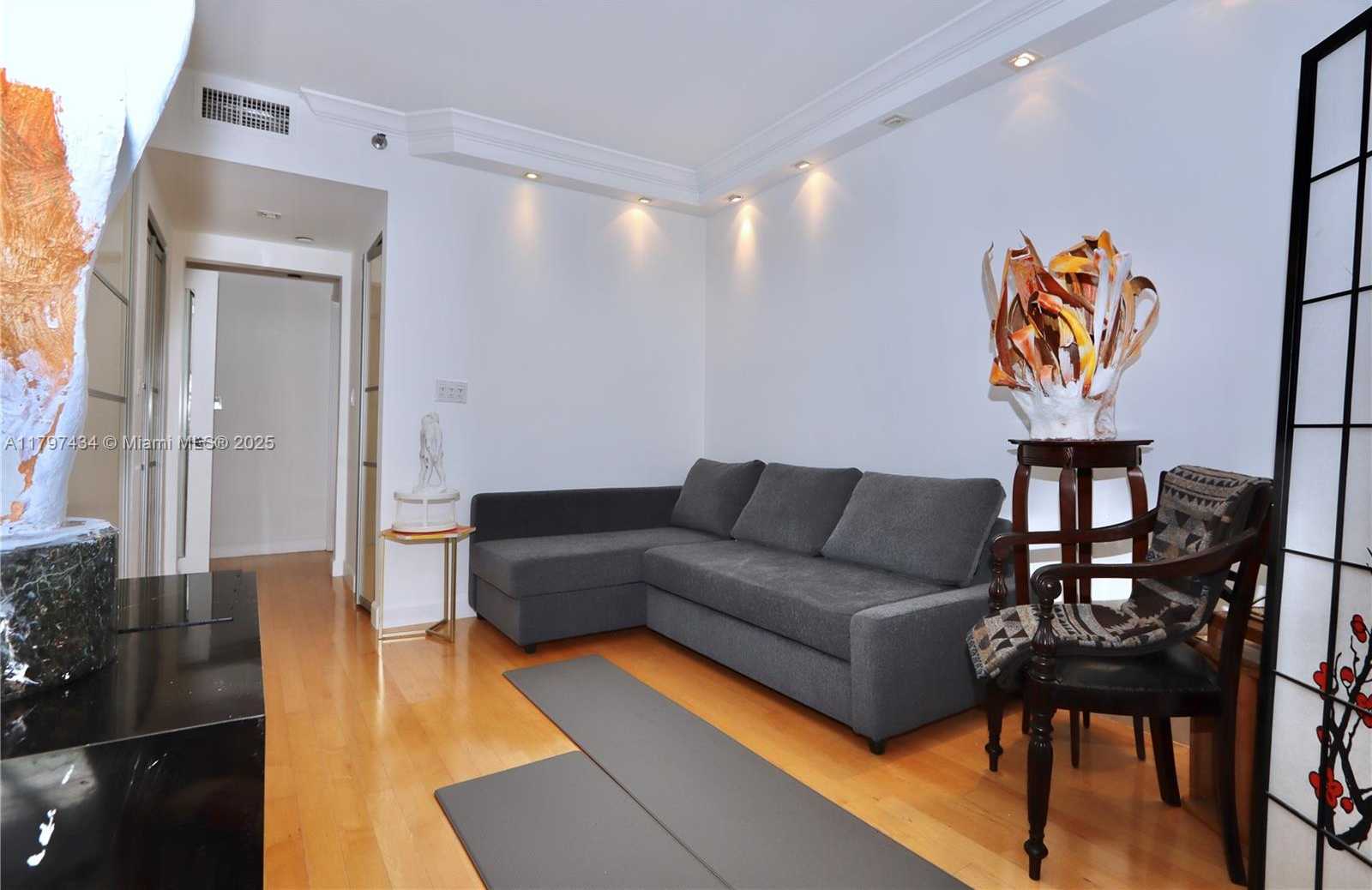 Small Image of 2800 ISLAND BLVD #703, Aventura Number 14