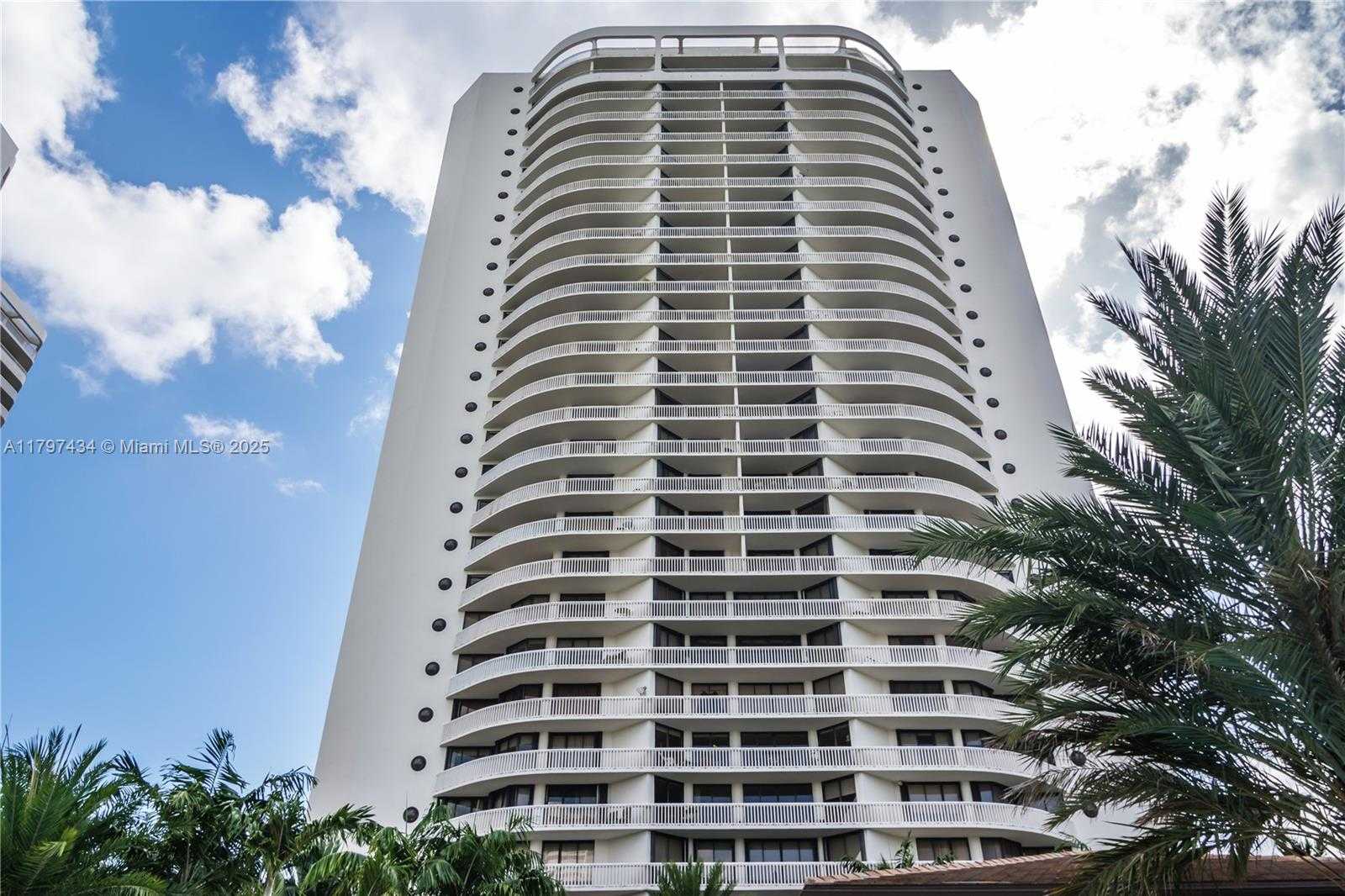 Small Image of 2800 ISLAND BLVD #703, Aventura Number 22