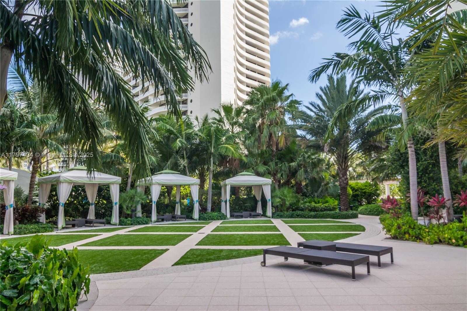 Small Image of 2800 ISLAND BLVD #703, Aventura Number 25