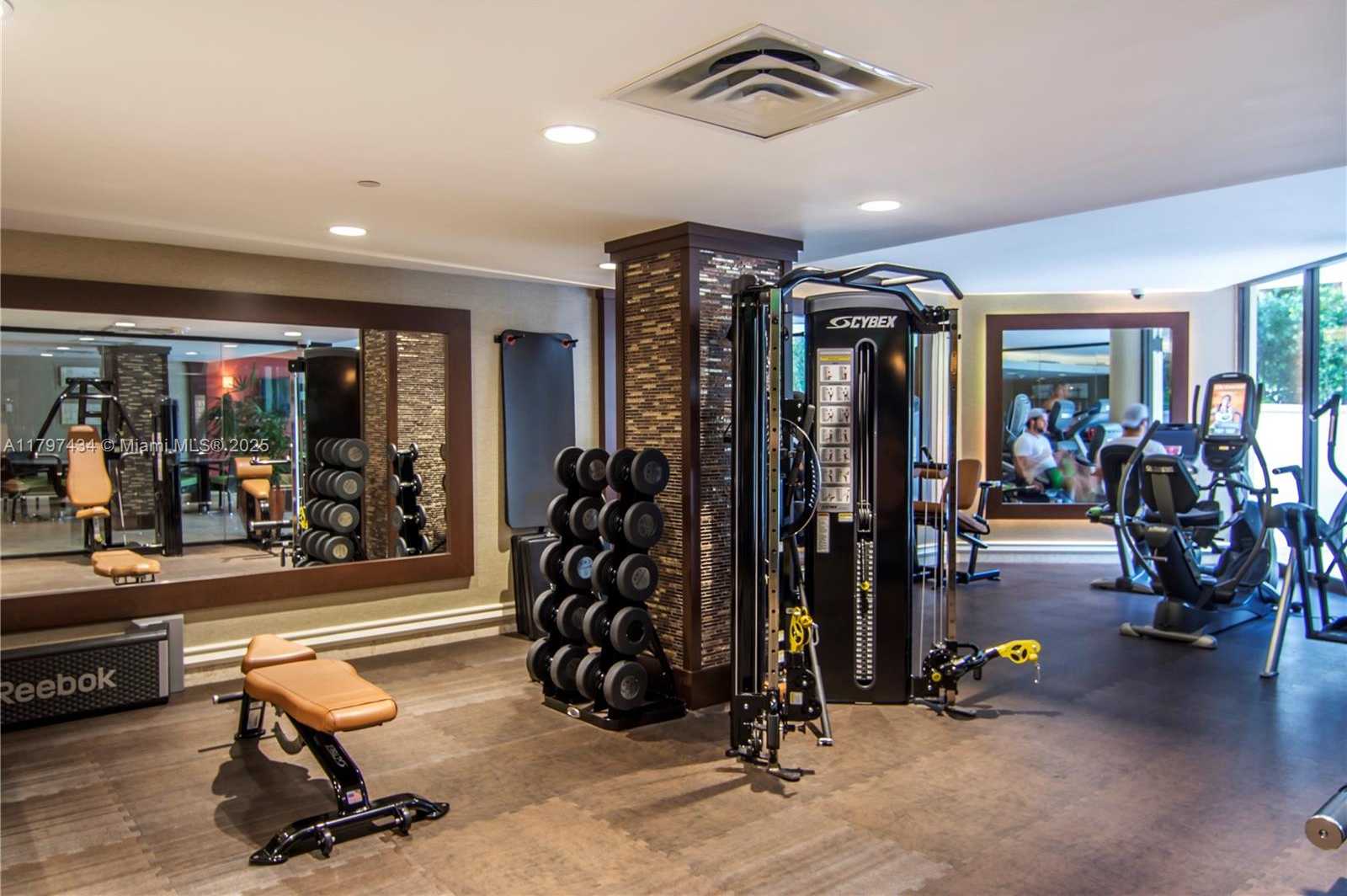 Small Image of 2800 ISLAND BLVD #703, Aventura Number 27
