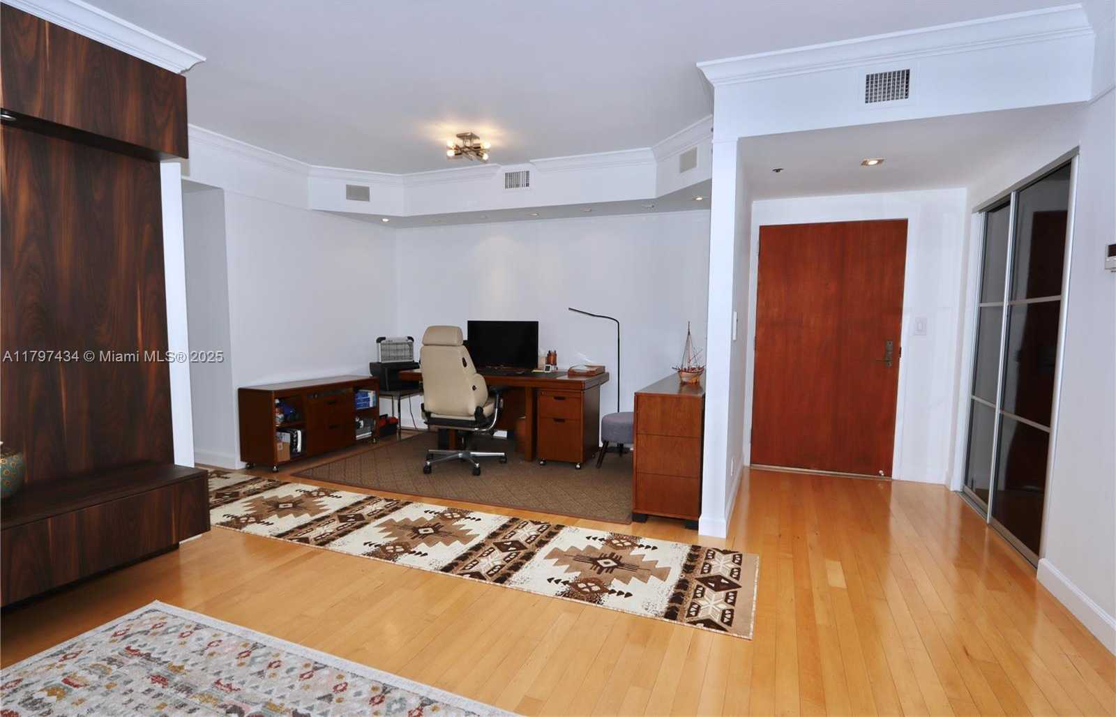 Small Image of 2800 ISLAND BLVD #703, Aventura Number 4