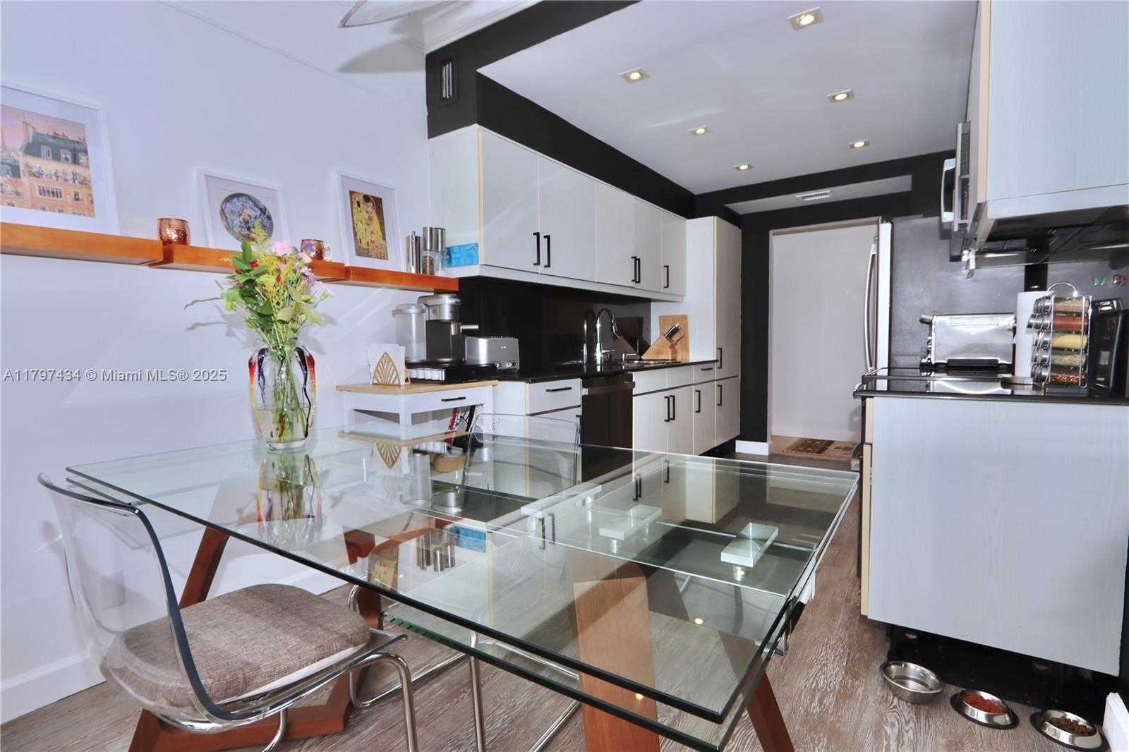Small Image of 2800 ISLAND BLVD #703, Aventura Number 7