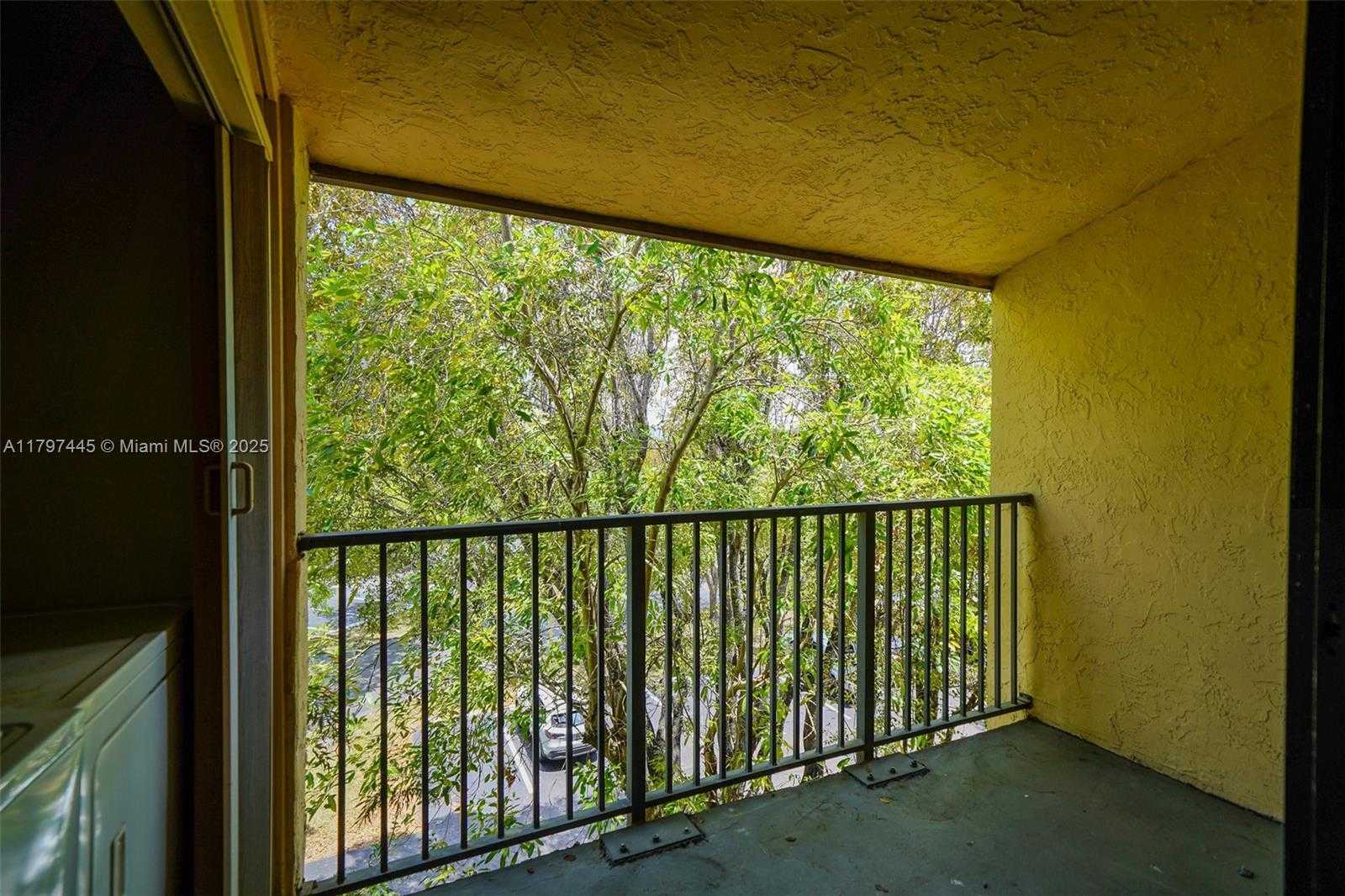 Small Image of 14201 NORTH KENDALL DR #411D, Miami Number 11