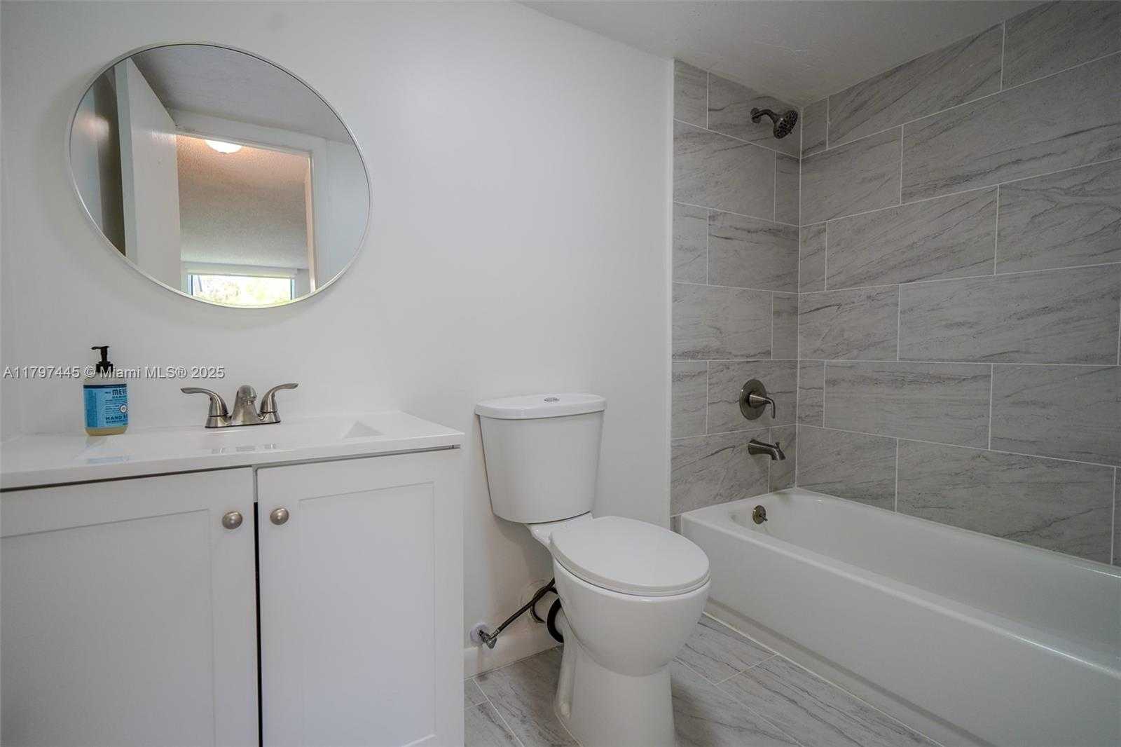 Small Image of 14201 NORTH KENDALL DR #411D, Miami Number 2