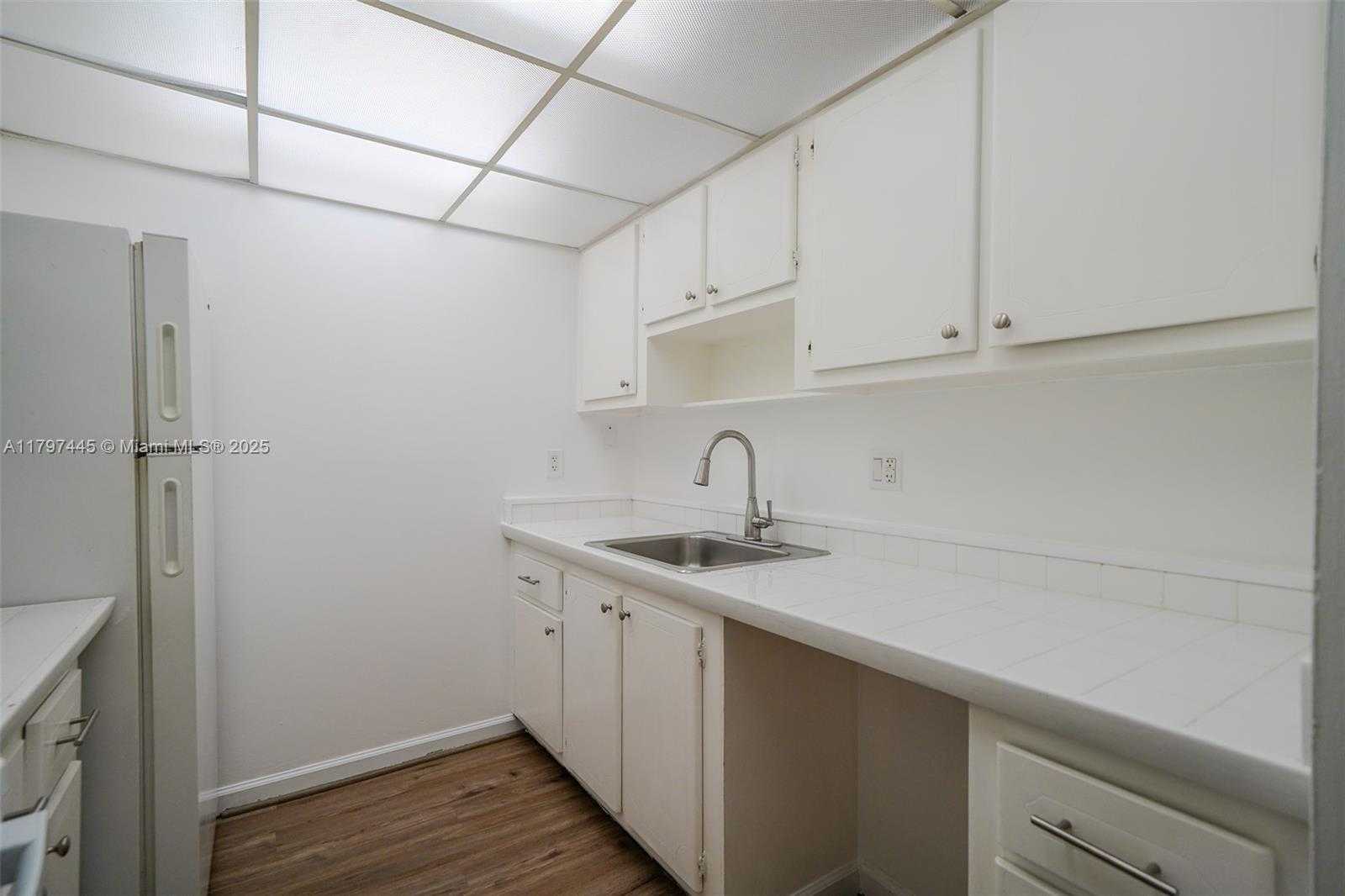 Small Image of 14201 NORTH KENDALL DR #411D, Miami Number 9