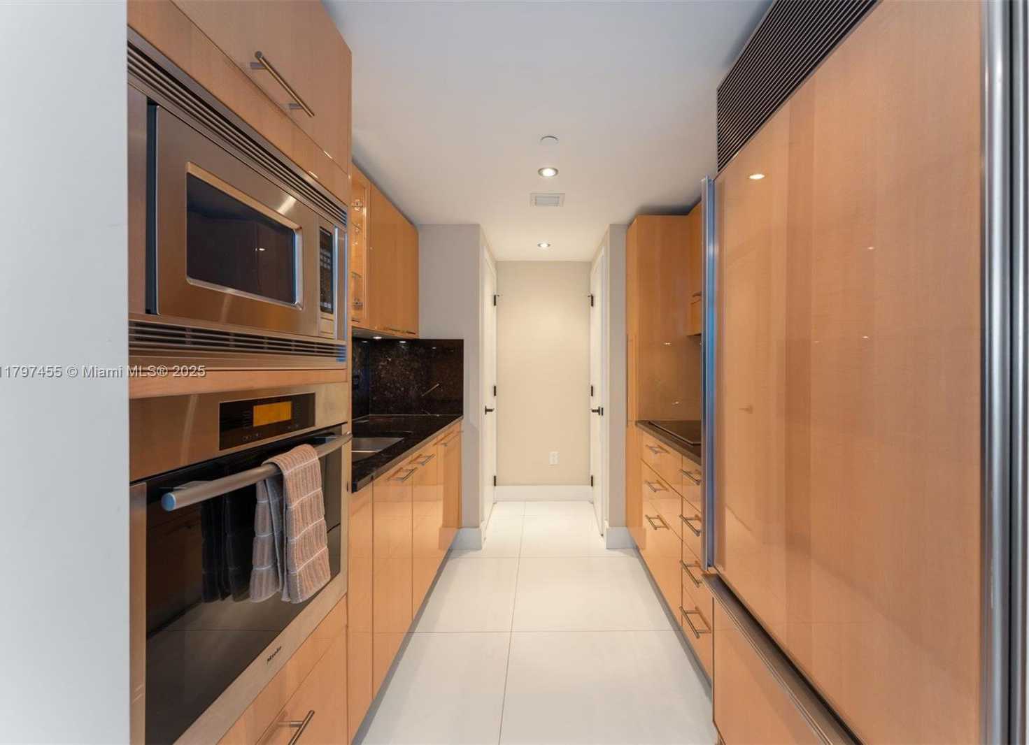 Small Image of 6801 COLLINS AVE #PH10, Miami Beach Number 12