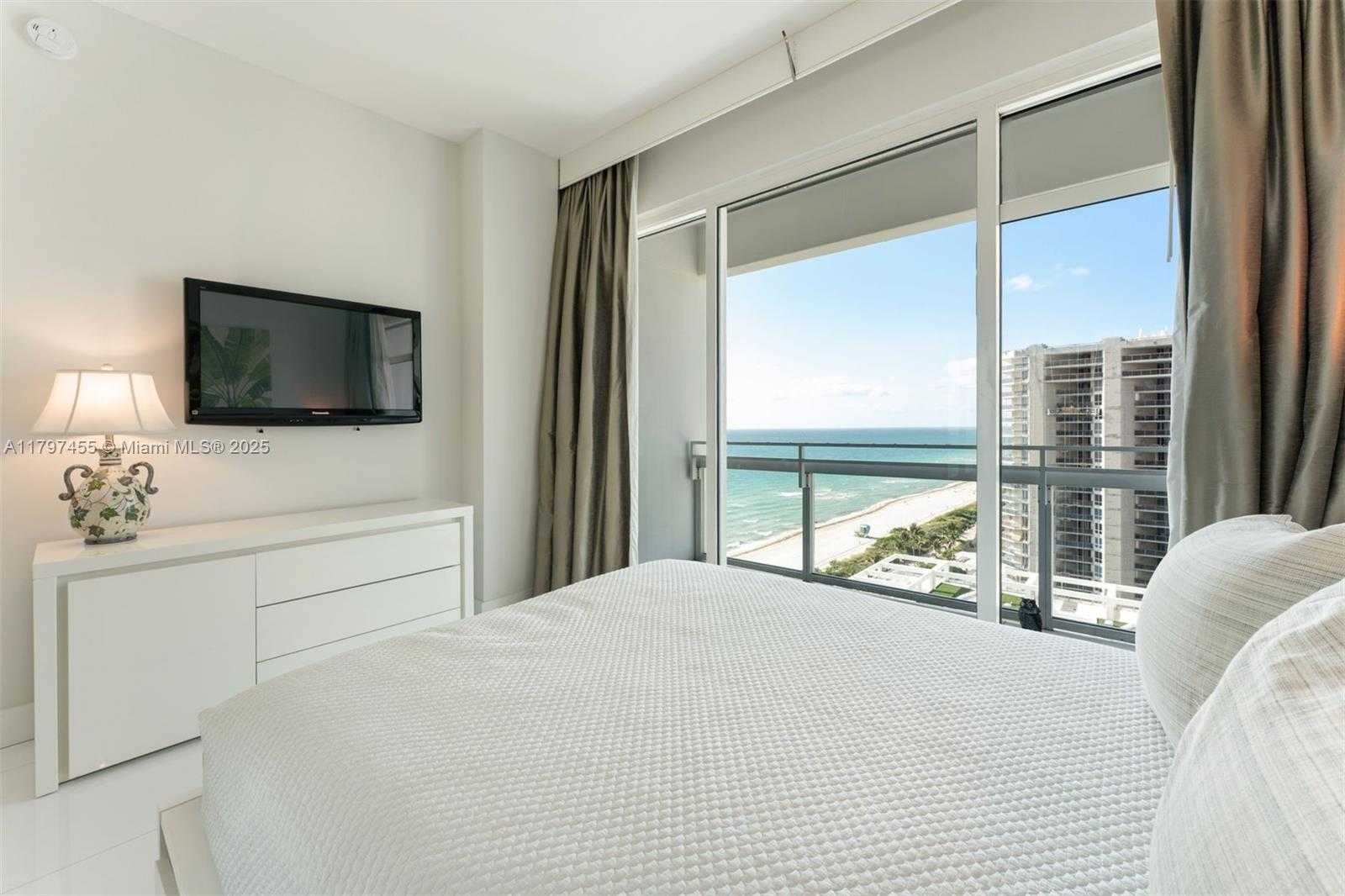 Small Image of 6801 COLLINS AVE #PH10, Miami Beach Number 15