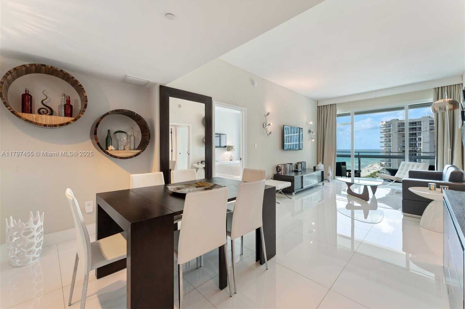 Small Image of 6801 COLLINS AVE #PH10, Miami Beach Number 2