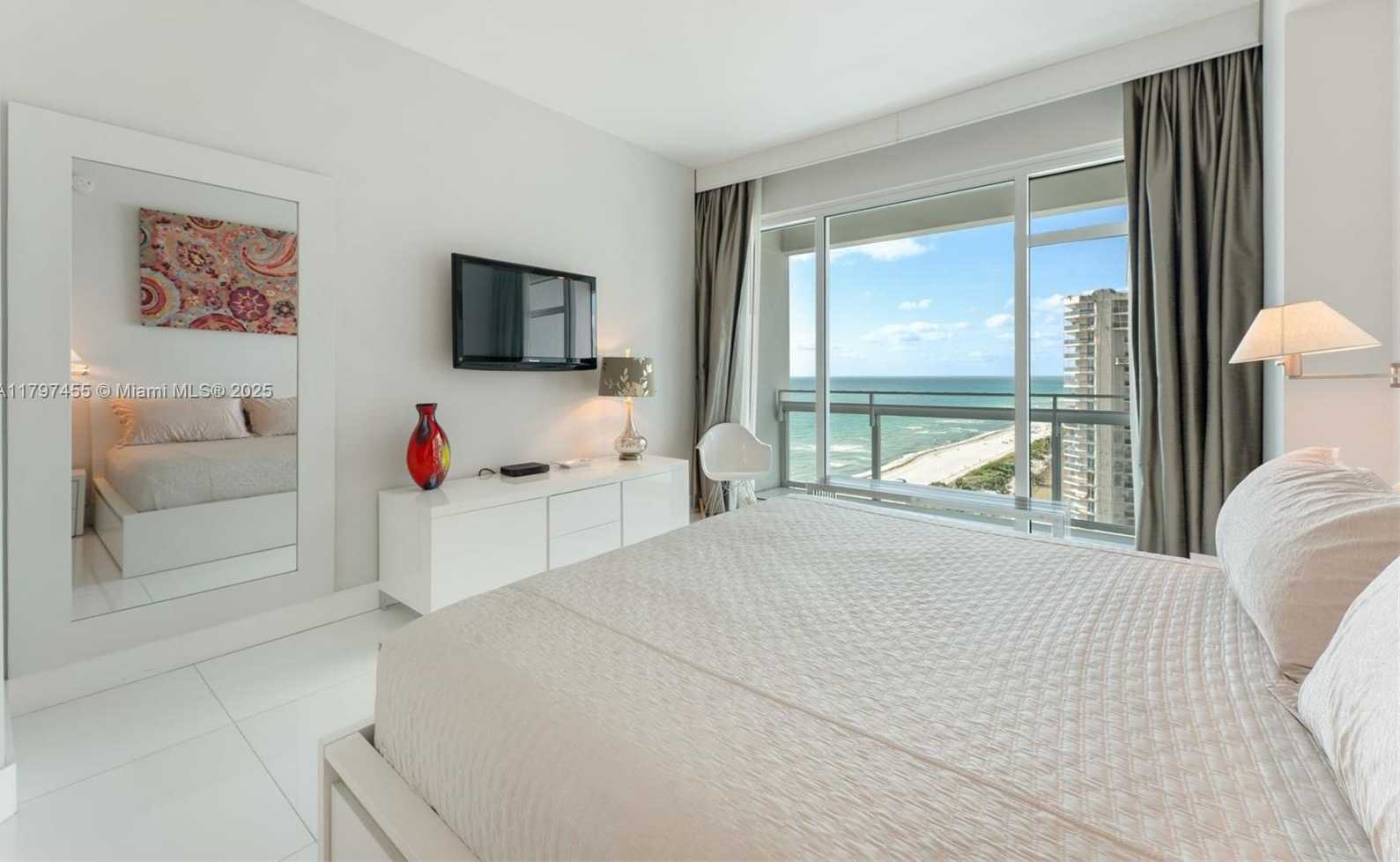 Small Image of 6801 COLLINS AVE #PH10, Miami Beach Number 5