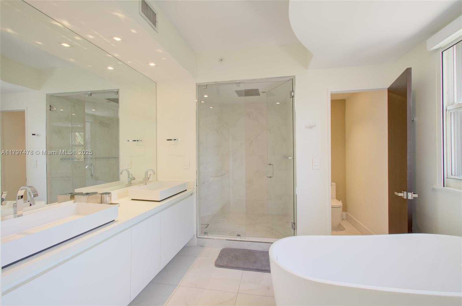 Small Image of 701 CRANDON BLVD #402, Key Biscayne Number 11