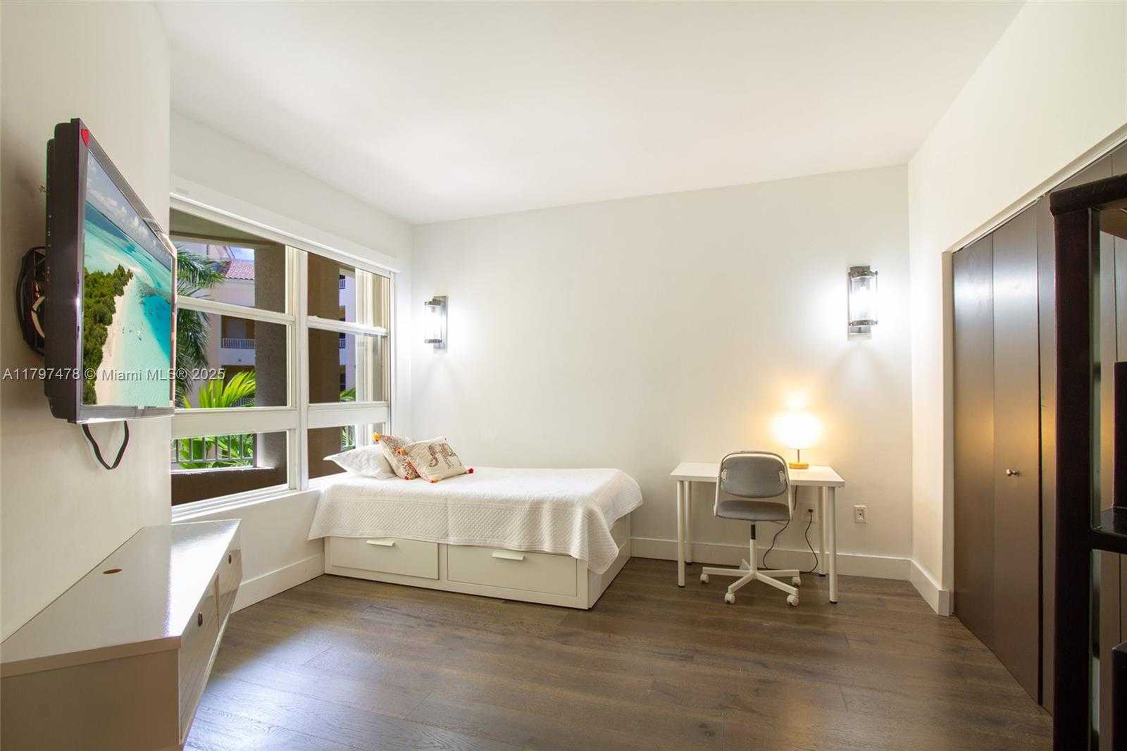 Small Image of 701 CRANDON BLVD #402, Key Biscayne Number 17