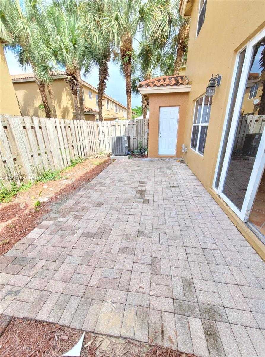 Small Image of 8551 NORTH WEST 141ST TER #301, Miami Lakes Number 26